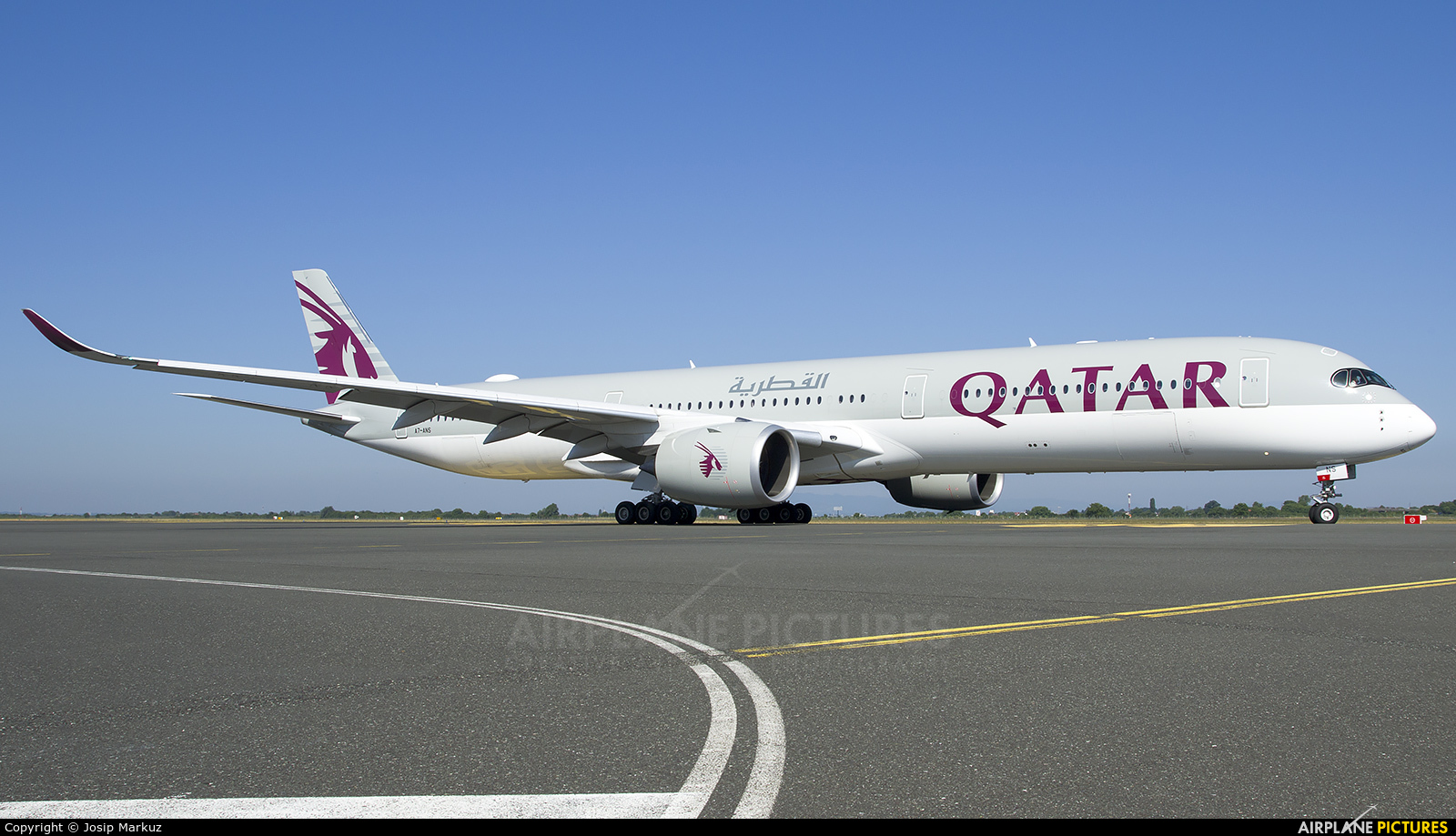 Qatar Airways A7-ANS aircraft at Zagreb