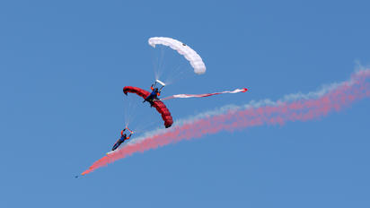 - - Sky Magic Parachute Parachutist