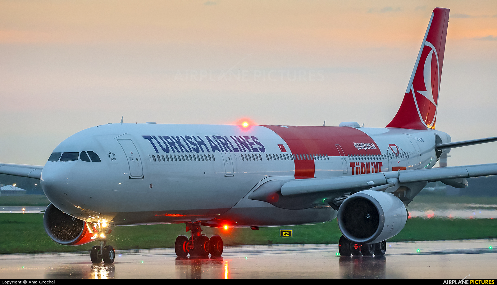Turkish Airlines TC-LND aircraft at Warsaw - Frederic Chopin