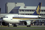 Singapore Airlines 9V-STO image