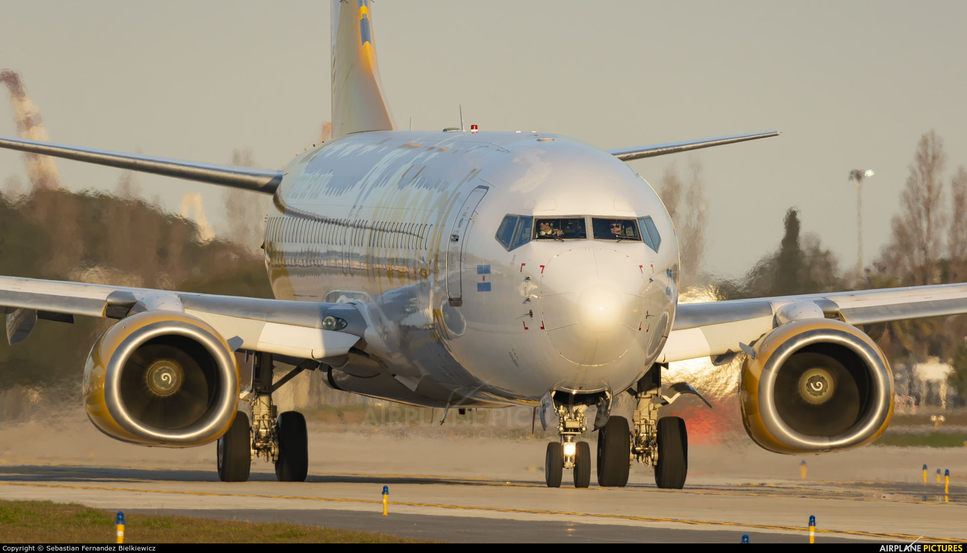 Flybondi LV-HFR aircraft at Buenos Aires - Jorge Newbery