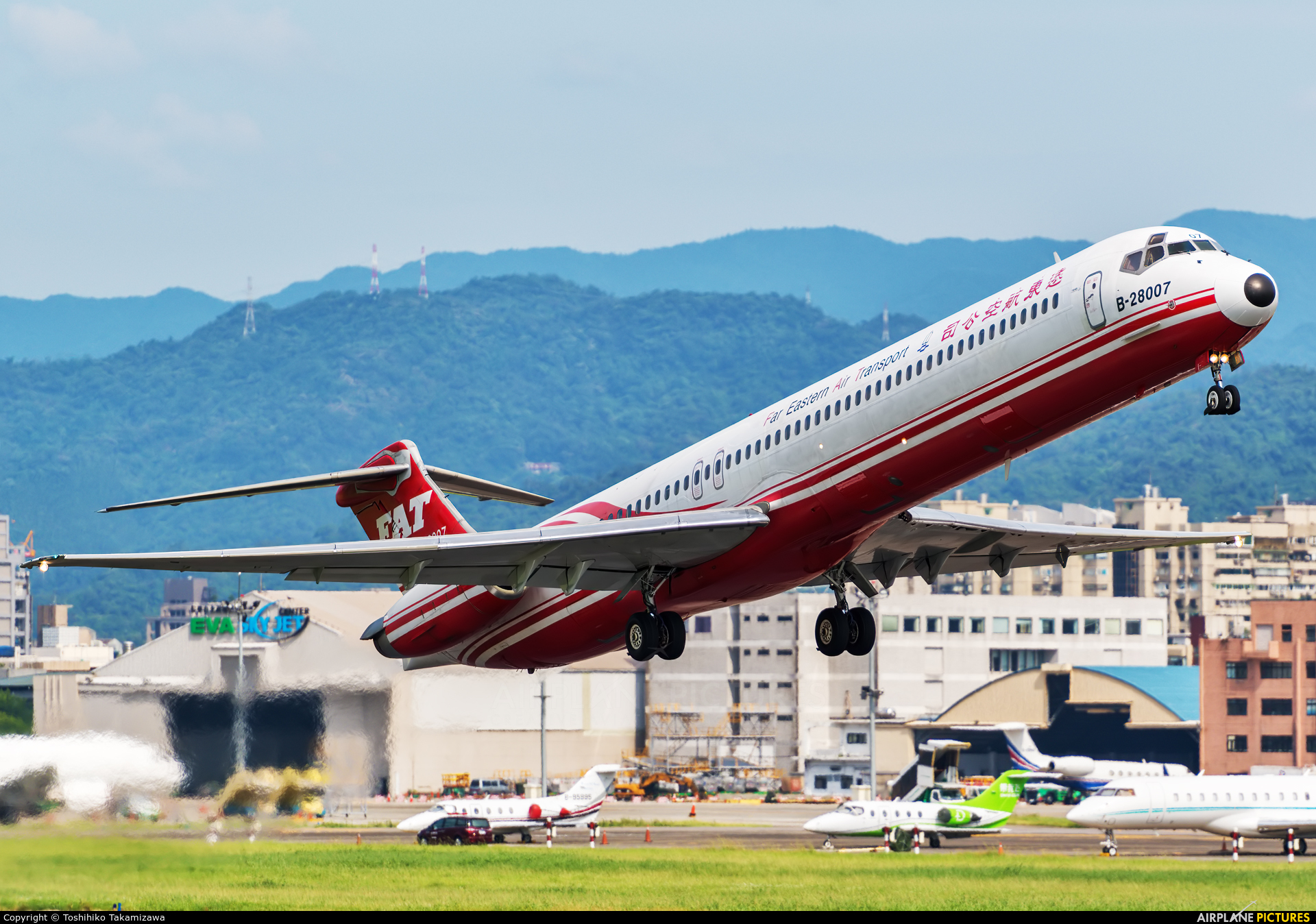 Far Eastern Air Transport B-28007 aircraft at Taipei Sung Shan/Songshan Airport
