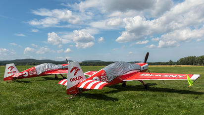 SP-UTA - Grupa Akrobacyjna Żelazny - Acrobatic Group Extra 330LT