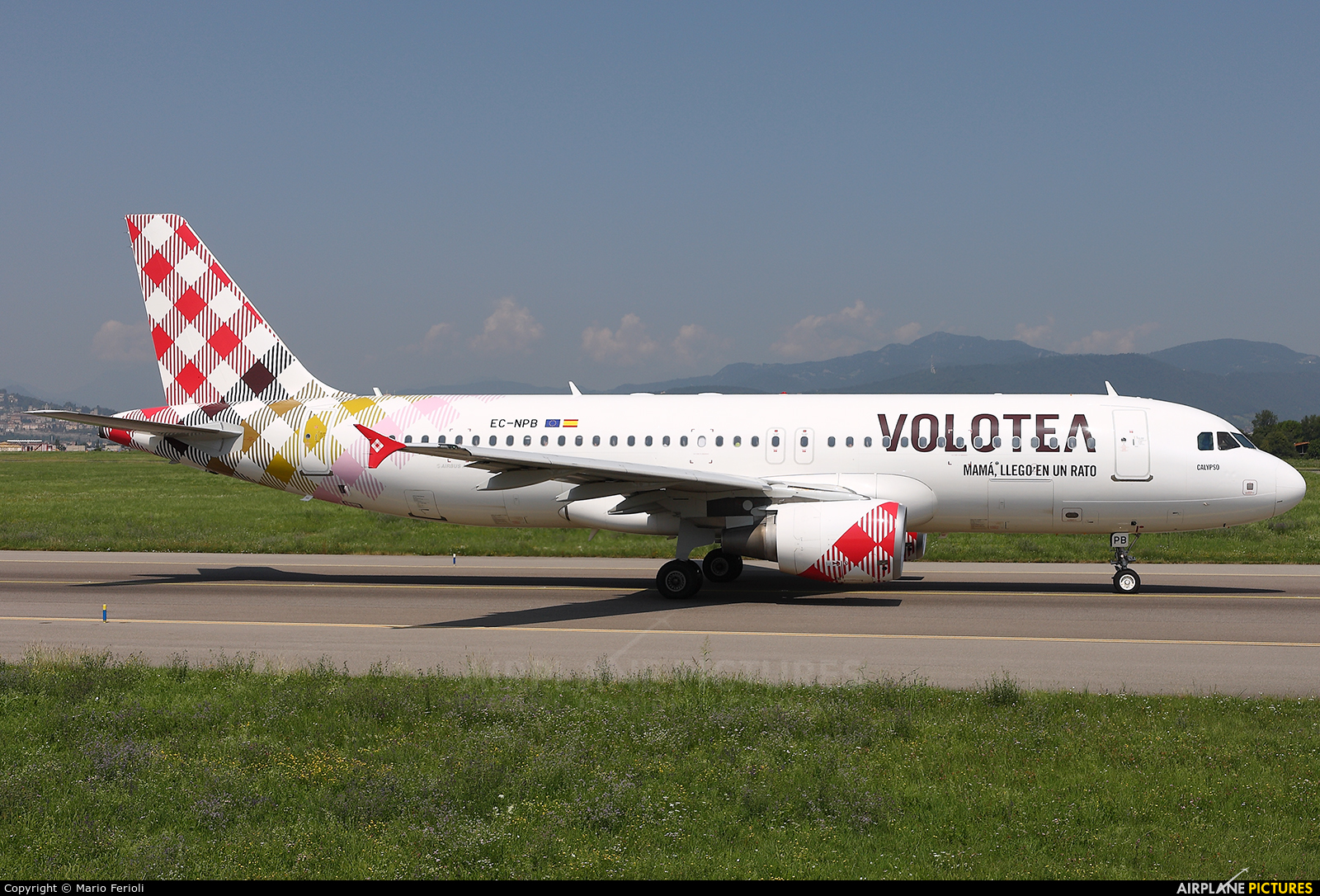Volotea Airlines EC-NPB aircraft at Bergamo - Orio al Serio