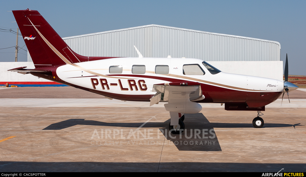Private PR-LRG aircraft at Municipal Airport Cascavel