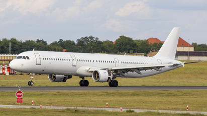 LY-VED - Avion Express Airbus A321