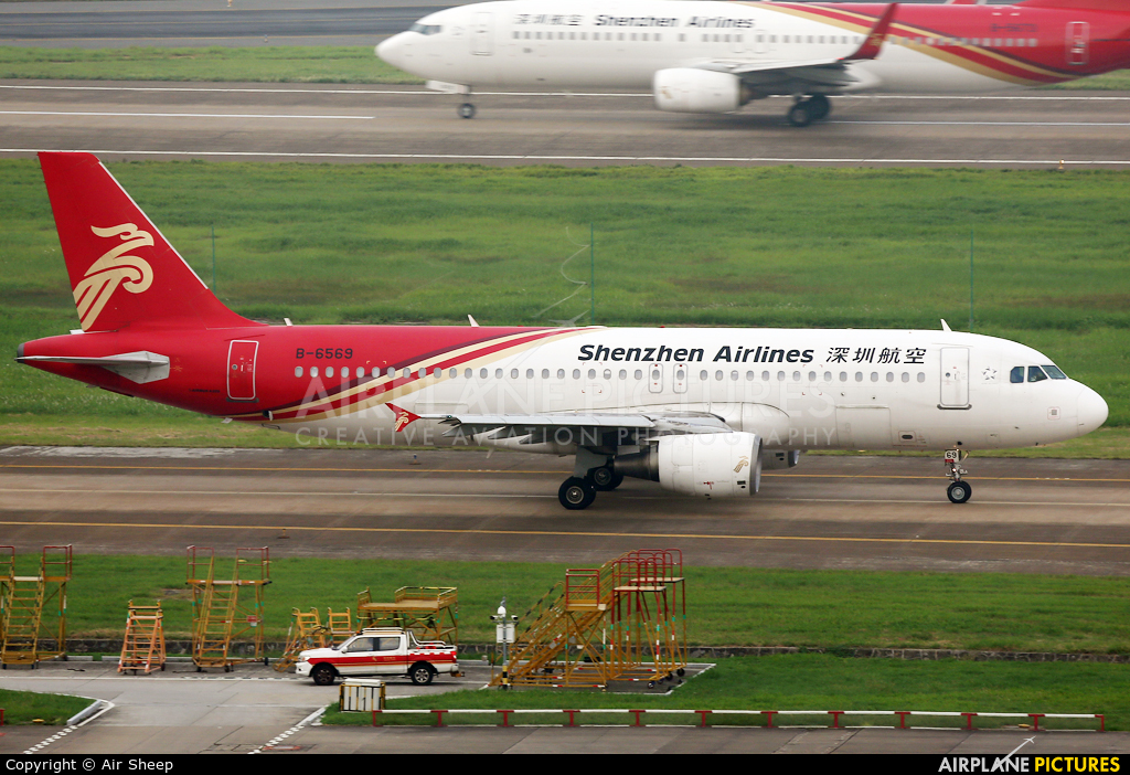 Shenzhen Airlines B-6569 aircraft at Shenzhen Bao