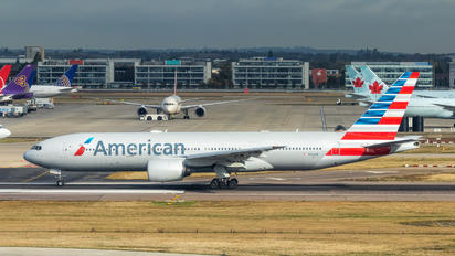 N750AN - American Airlines Boeing 777-200ER