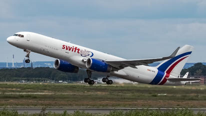 EC-NIU - Swiftair Boeing 757-223(SF)
