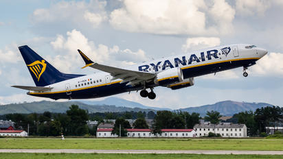 EI-HEN - Ryanair Boeing 737-8-200 MAX