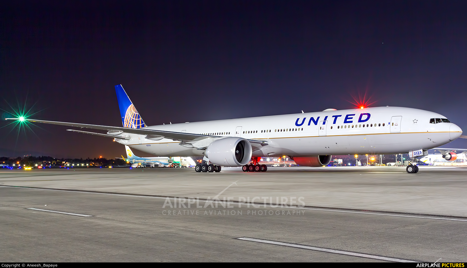 United Airlines N2333U aircraft at Mumbai - Chhatrapati Shivaji Intl