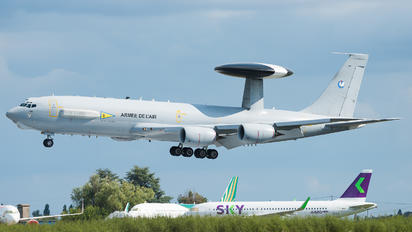 201 - France - Air Force Boeing E-3F Sentry