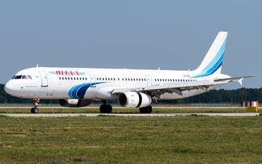 VQ-BSQ - Yamal Airlines Airbus A321