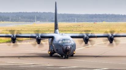 5847 - France - Air Force Lockheed C-130J Hercules