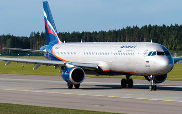 VP-BAZ - Aeroflot Airbus A321