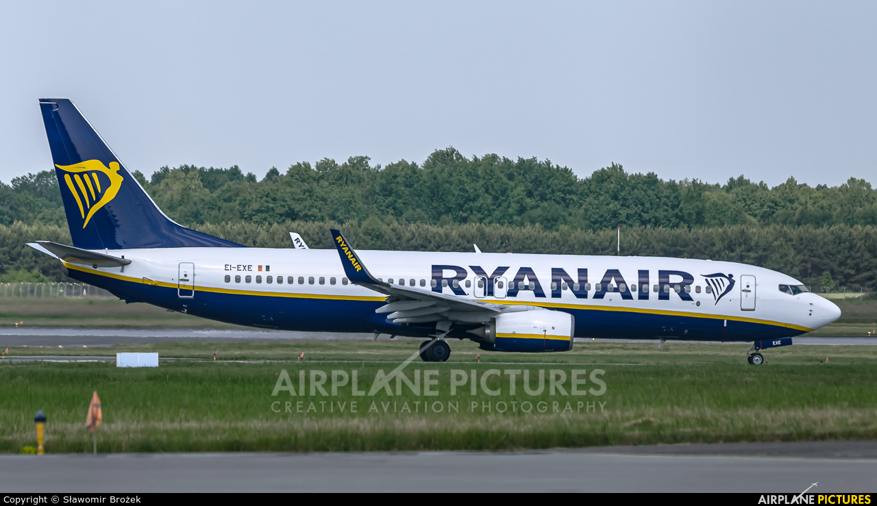 Ryanair EI-EXE aircraft at Katowice - Pyrzowice