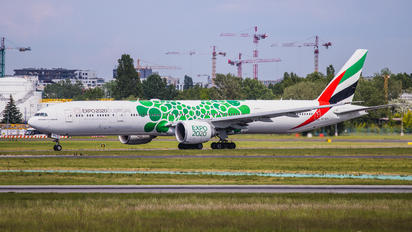 A6-EPI - Emirates Airlines Boeing 777-300ER