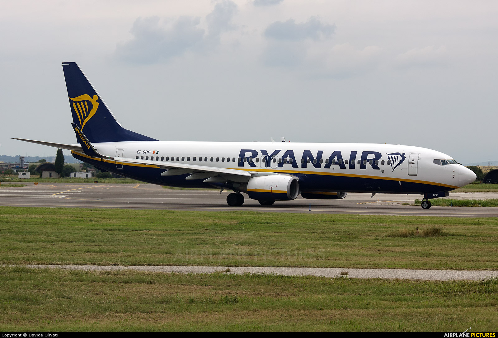 Ryanair EI-DHP aircraft at Verona - Villafranca