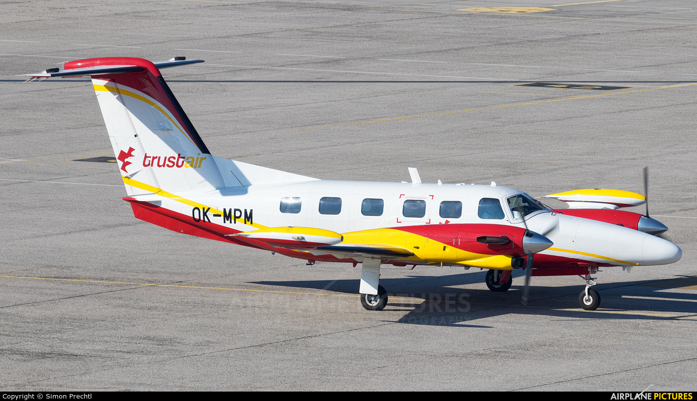 Private OK-MPM aircraft at Linz