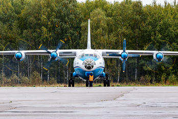 12195 - SibNIA Antonov An-12 (all models)