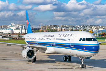 B-6660 - China Southern Airlines Airbus A321
