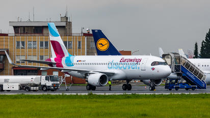 D-AIUY - Eurowings Discover Airbus A320