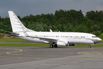 M-URUS - Global Jet Luxembourg Boeing 737-700 BBJ