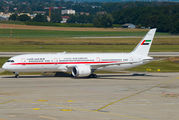 Abu Dhabi Amiri Flight Boeing 787 visited Geneva title=
