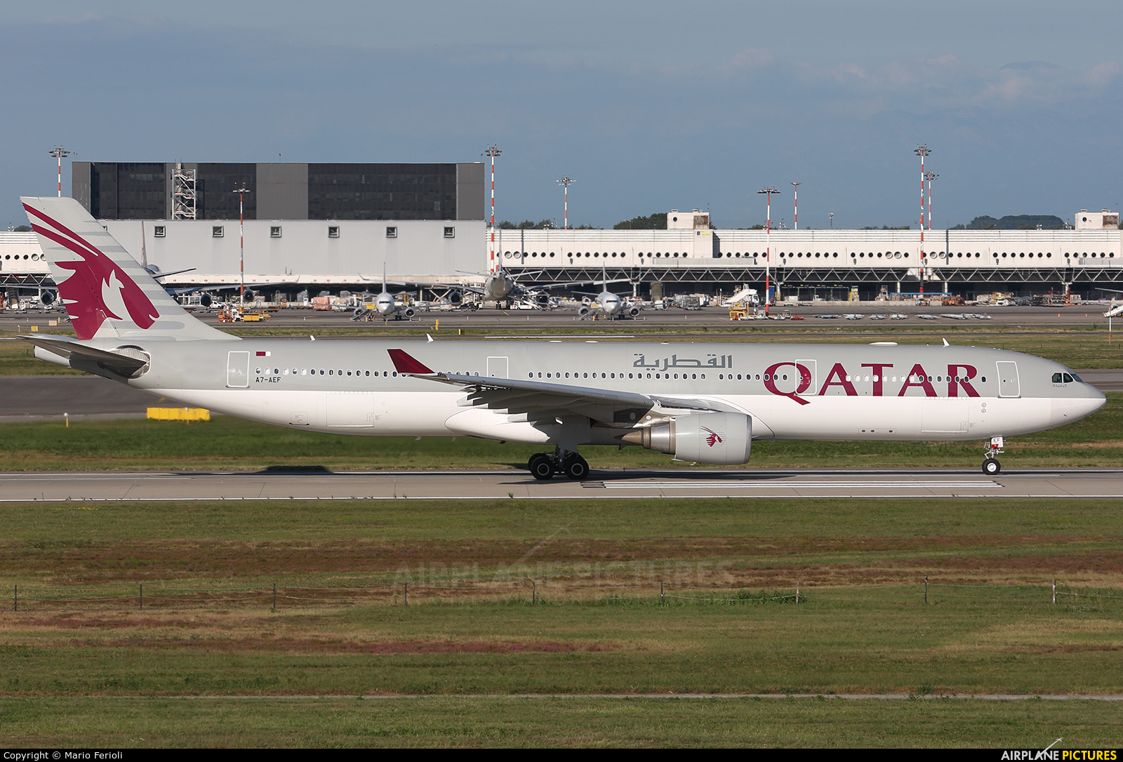 Qatar Airways A7-AEF aircraft at Milan - Malpensa