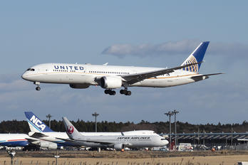 N35953 - United Airlines Boeing 787-9 Dreamliner