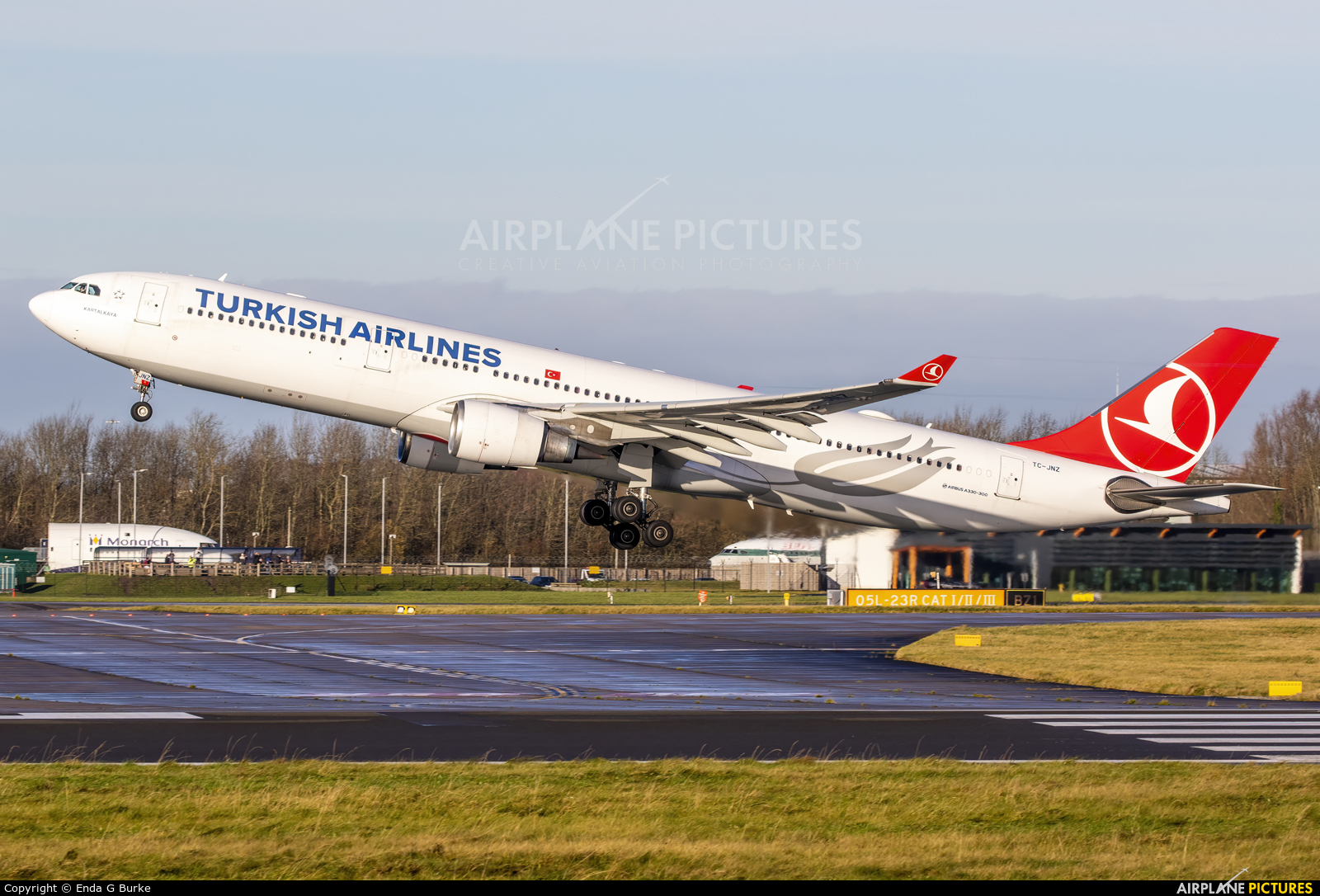 Turkish Airlines TC-JNZ aircraft at Manchester