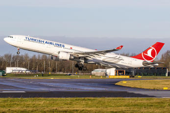 TC-JNZ - Turkish Airlines Airbus A330-300