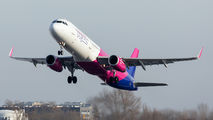 HA-LXZ - Wizz Air Airbus A321 aircraft