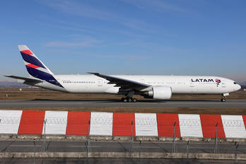 PT-MUD - LATAM Brasil Boeing 777-300ER