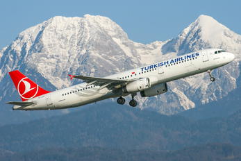 TC-JRE - Turkish Airlines Airbus A321