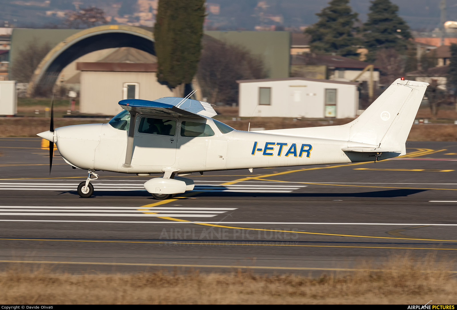 Private I-ETAR aircraft at Verona - Villafranca