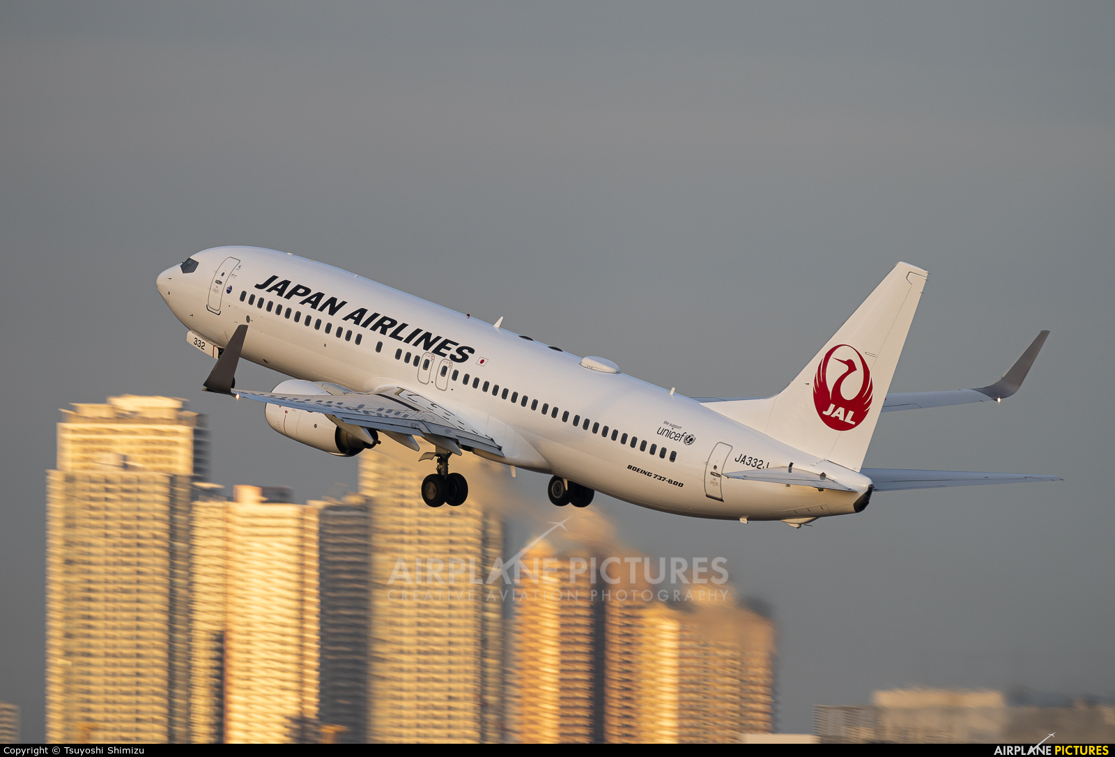 JAL - Japan Airlines JA332J aircraft at Tokyo - Haneda Intl