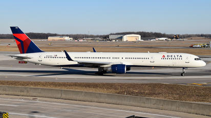 N586NW - Delta Air Lines Boeing 757-300