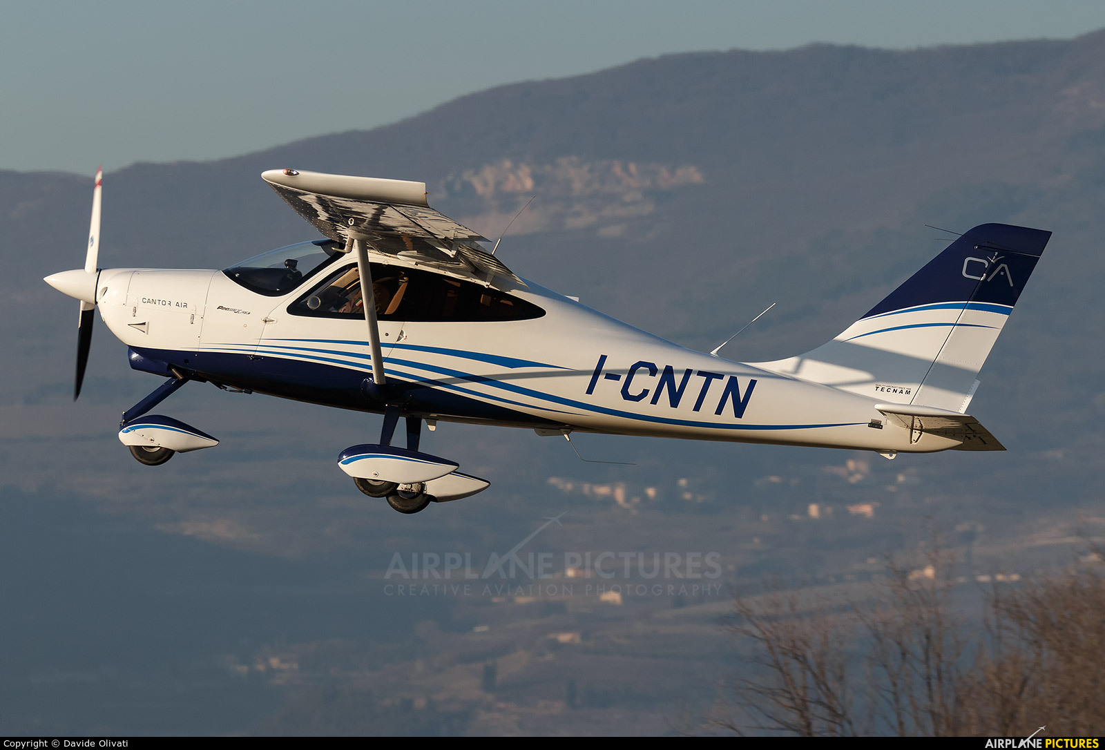 Private I-CNTN aircraft at Verona - Boscomantico
