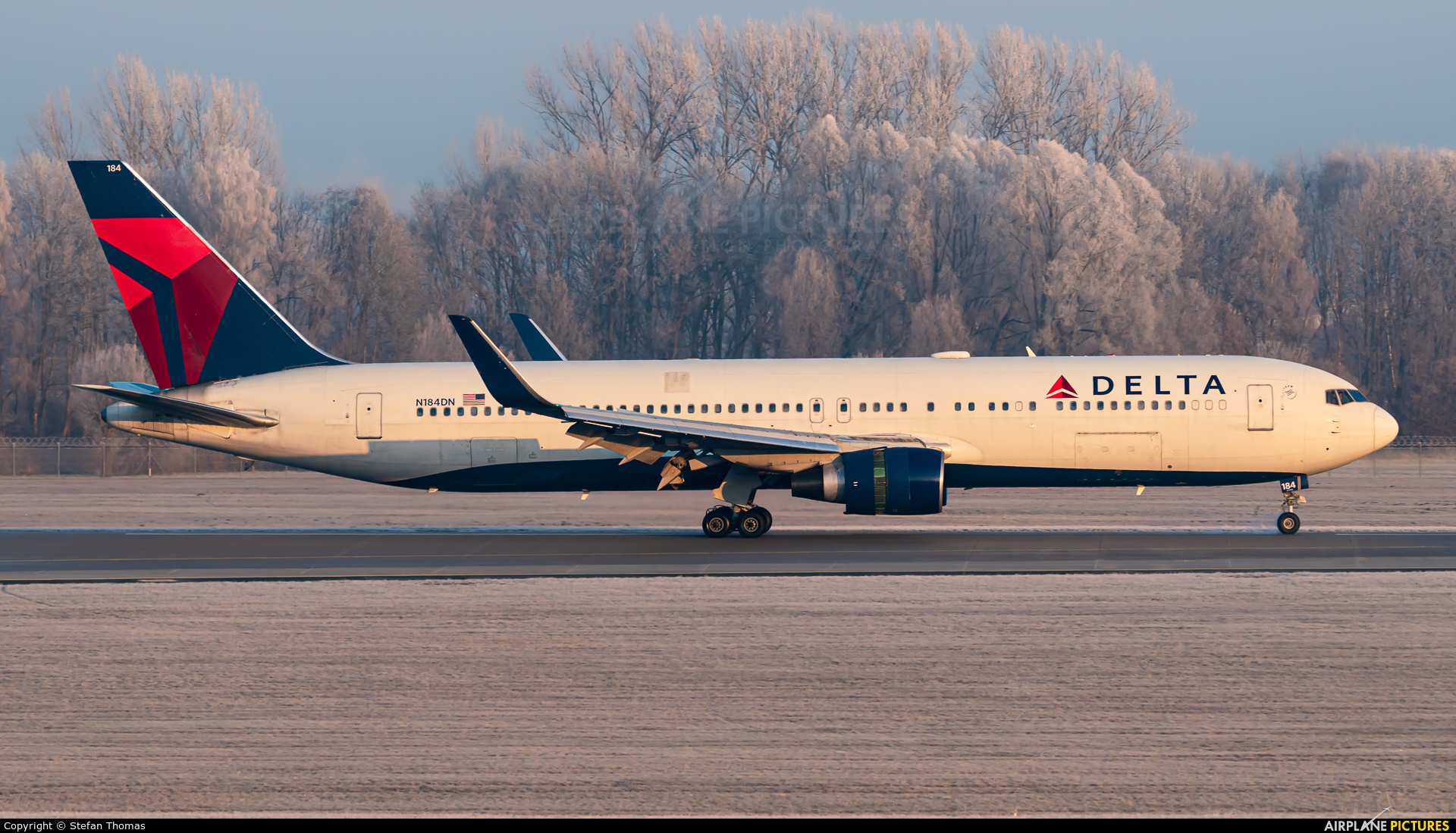 Delta Air Lines N184DN aircraft at Munich