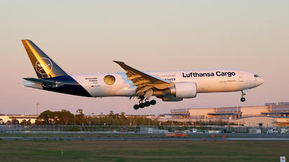 D-ALFG - Lufthansa Cargo Boeing 777F