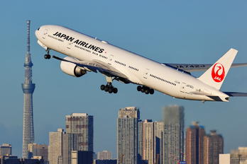 JA742J - JAL - Japan Airlines Boeing 777-300ER