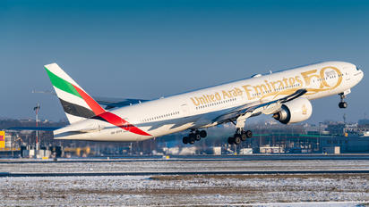 A6-EPO - Emirates Airlines Boeing 777-31H(ER)