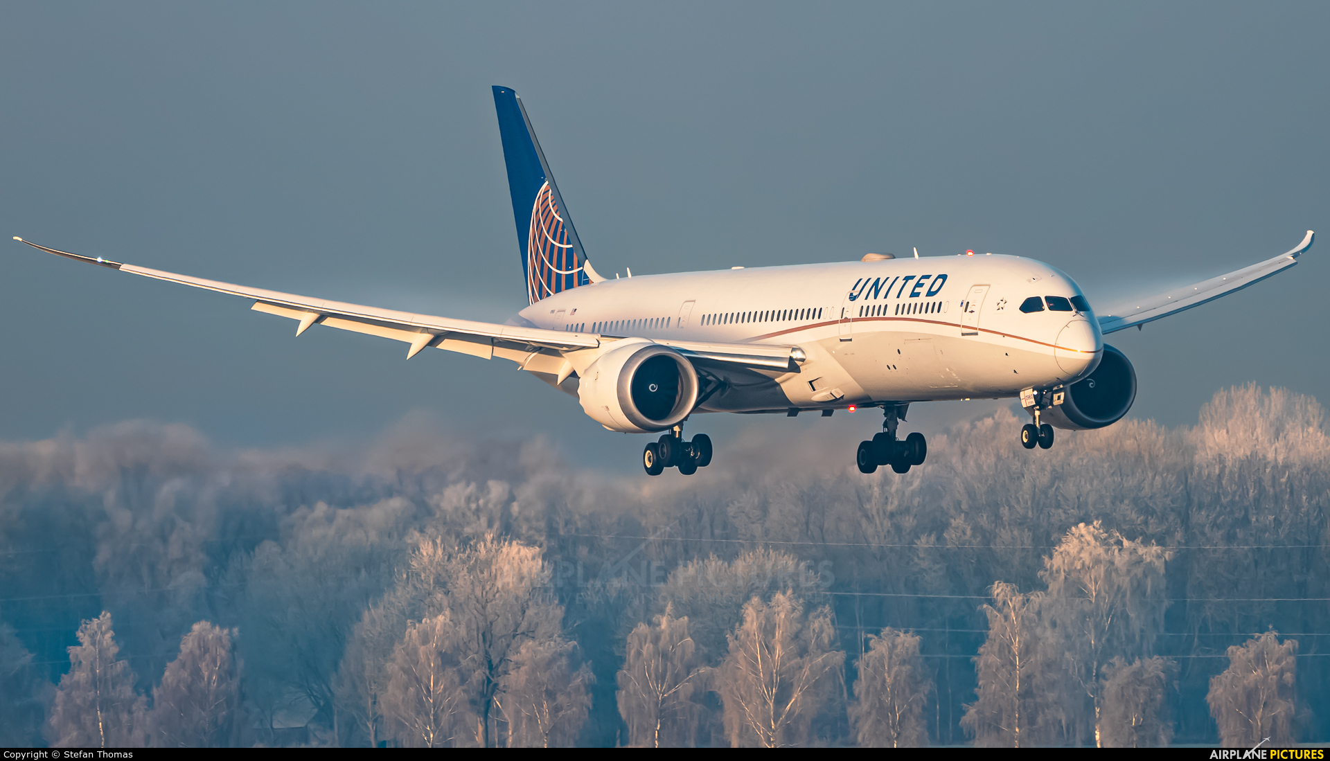 United Airlines N26960 aircraft at Munich