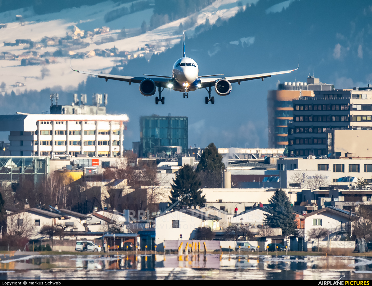 Atlantic Airways OY-RCK aircraft at Innsbruck