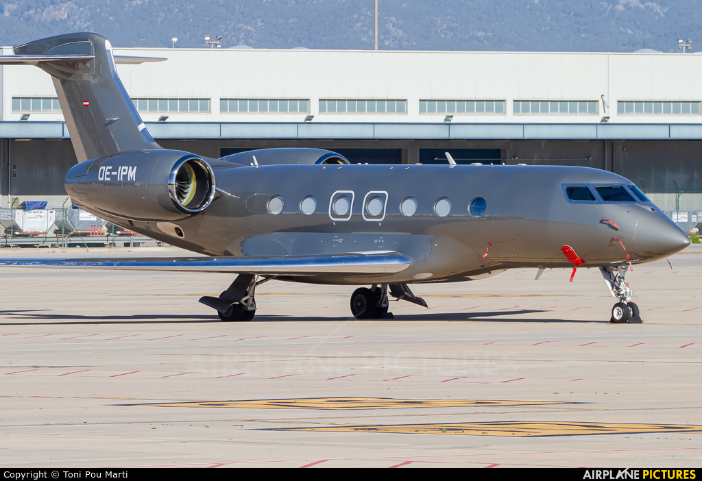 MJet Aviation OE-IPM aircraft at Palma de Mallorca