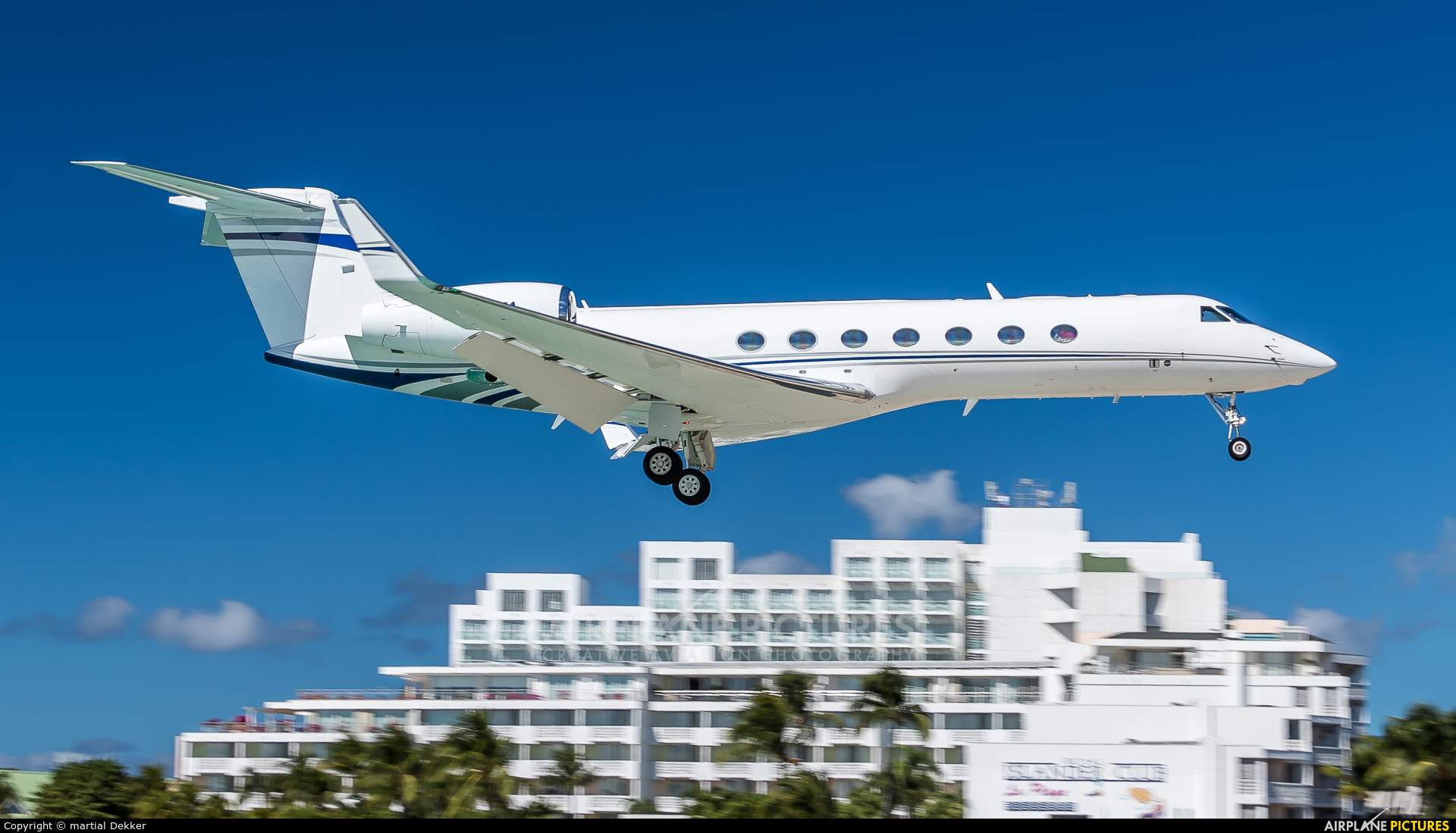 Private N39871 aircraft at Sint Maarten - Princess Juliana Intl