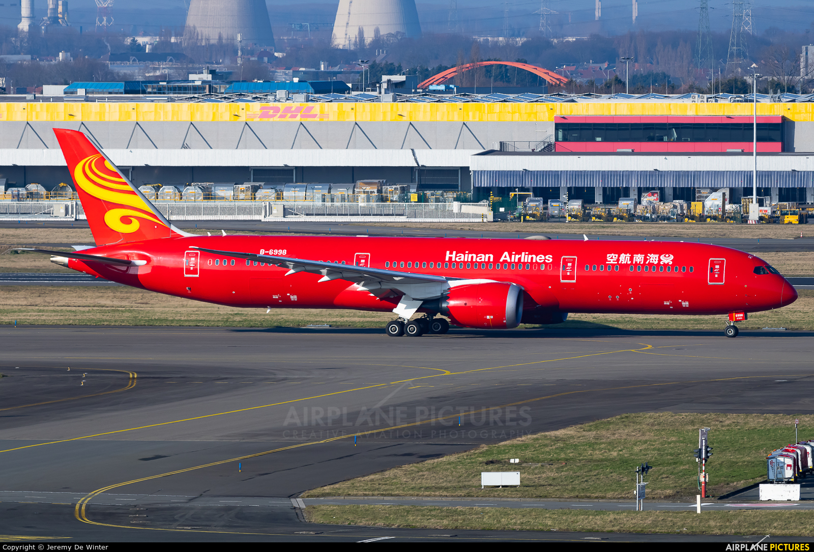 Hainan Airlines B-6998 aircraft at Brussels - Zaventem