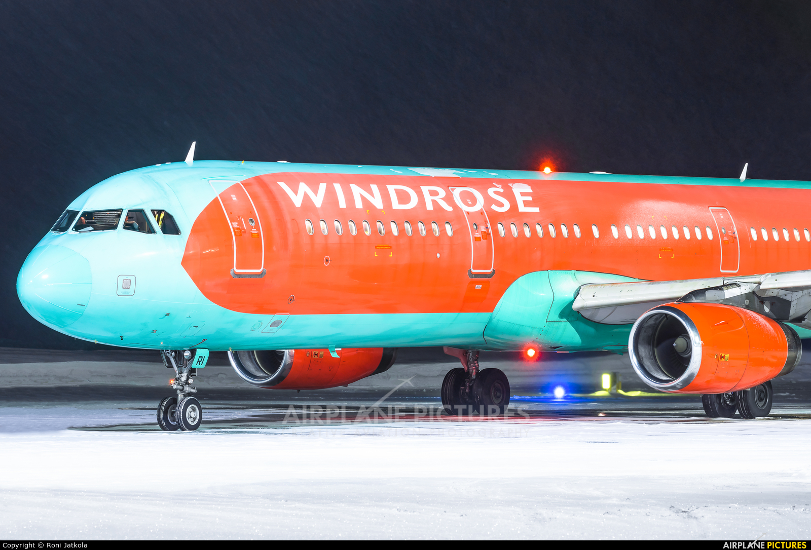 Windrose Air UR-WRI aircraft at Kittilä