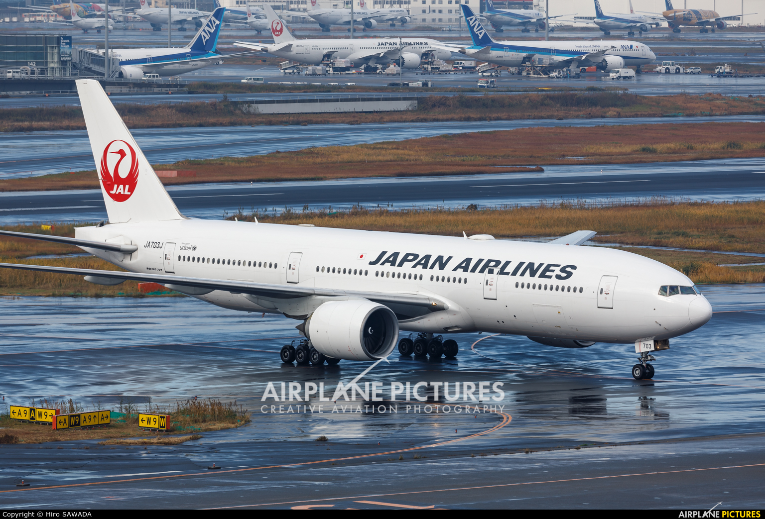 - Airport Overview JA703J aircraft at Tokyo - Haneda Intl